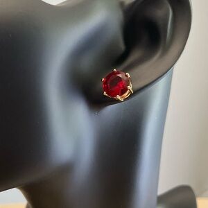 Red Crystal Big Earring / Aretes de Cristal Rojo Grande